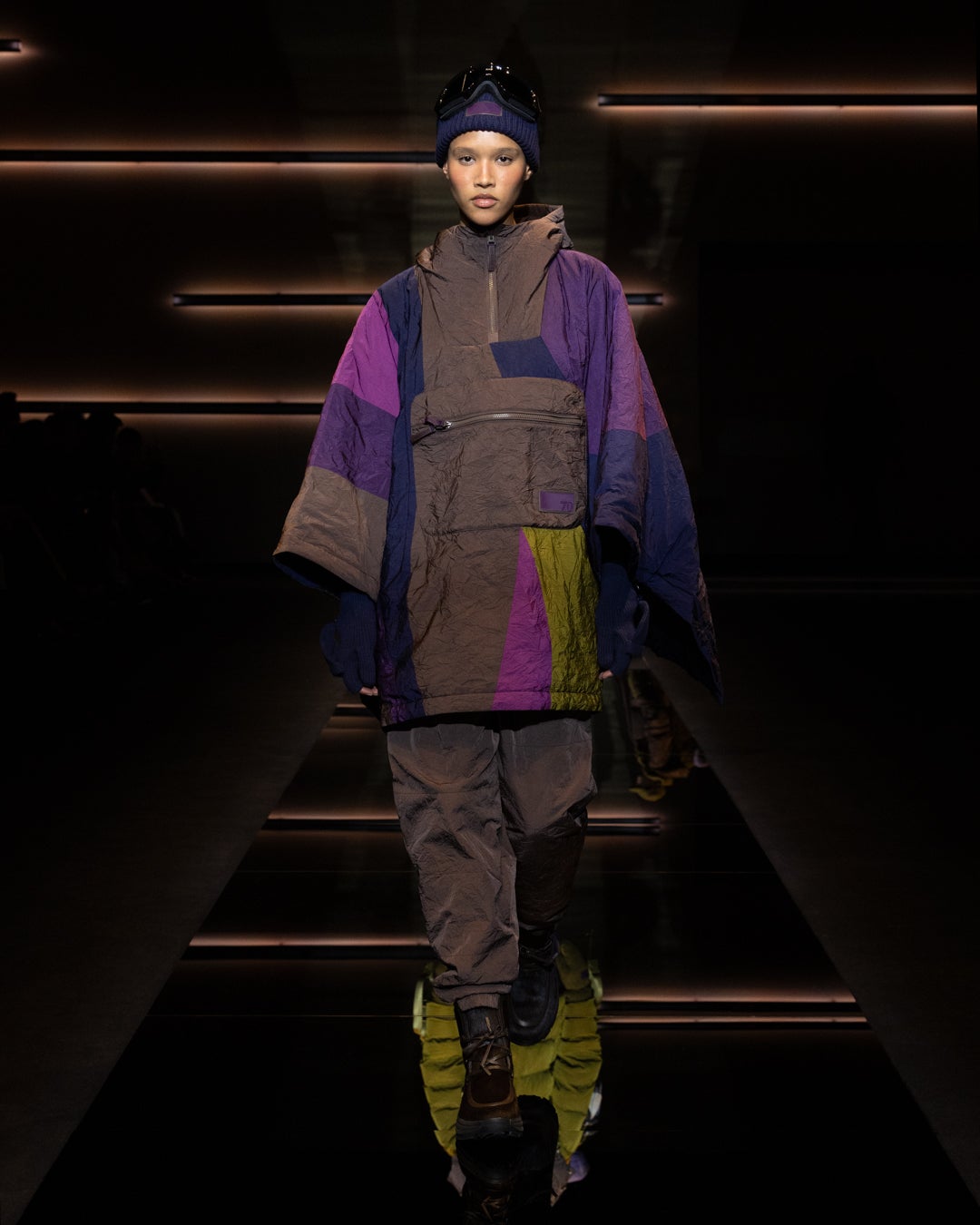 秋冬物259，000円新品EMPORIO ARMANIアルマーニ★テーラードとミリタリーの融合！イタリア仕立てカモフラージュ柄ジャケット【44＝日本XS】 エンポリオ アルマーニ(EMPORIO ARMANI) 2023-24年秋冬ウィメンズ