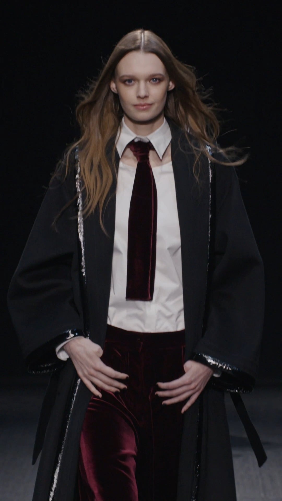 美品 エンポリオアルマーニ ケープ ポンチョ 羽織 美品 エンポリオアルマーニ ケープ ポンチョ 羽織 EMPORIO