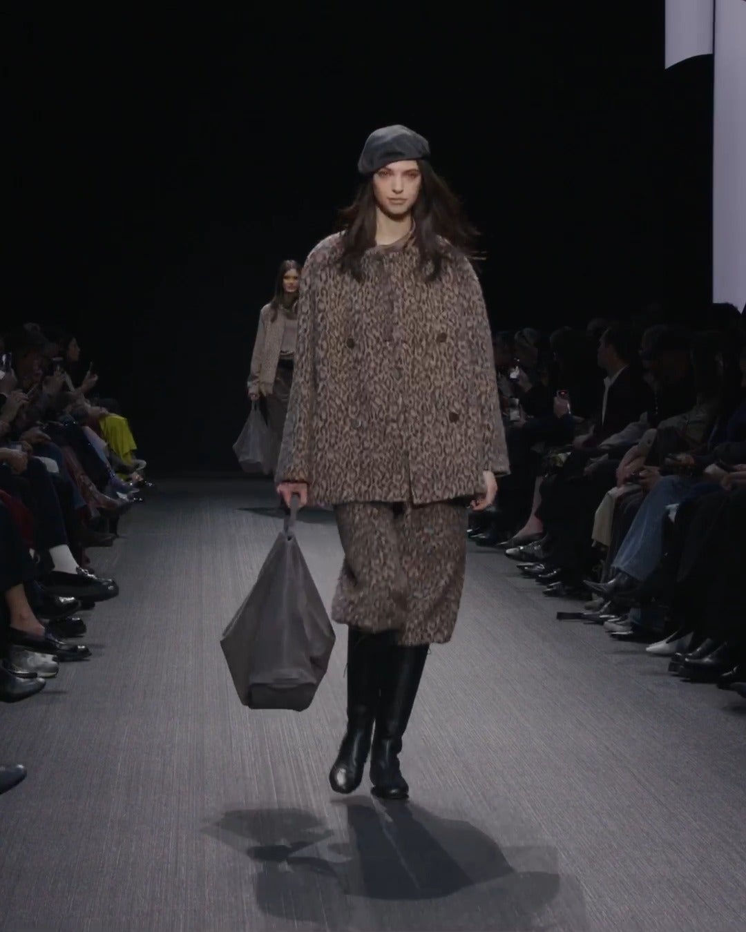 17AWランウェイモデル✨️エンポリオアルマーニ ヘリンボーン