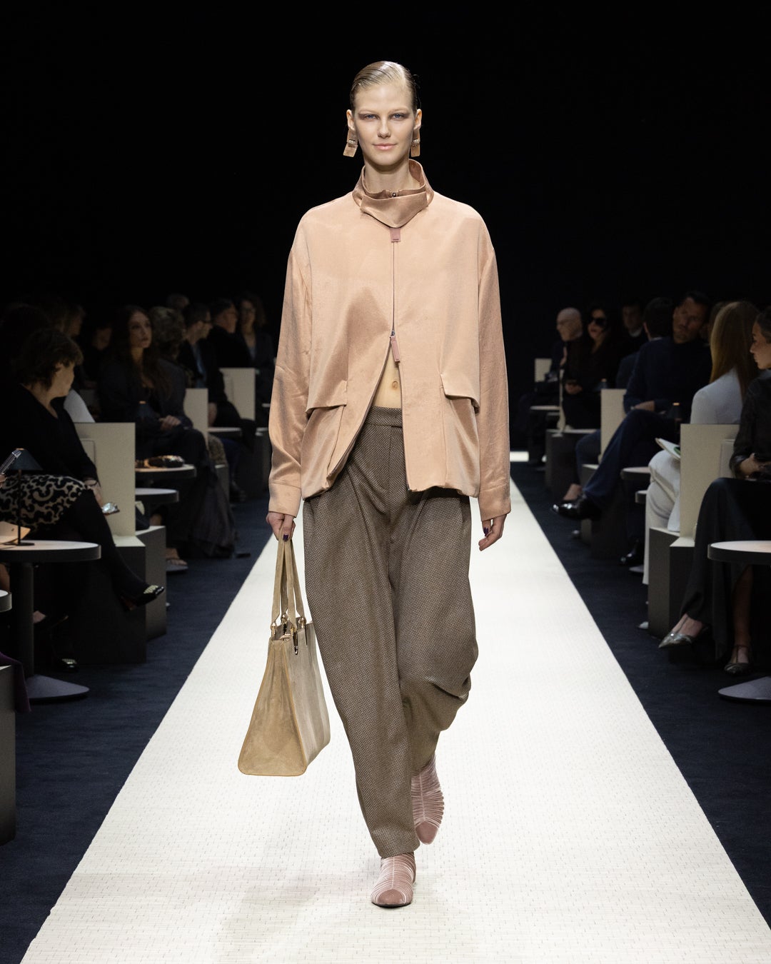 ★希少 洋書 GIORGIO ARMANI 図録 アルマーニ ファッション写真集 希少 洋書 GIORGIO ARMANI 図録 アルマーニ ファッション写真集