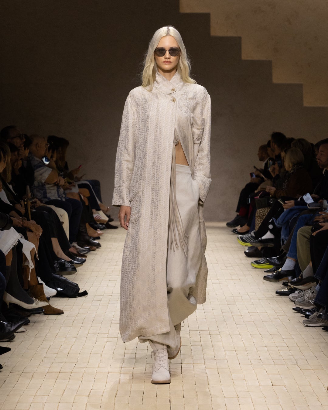 未使用級 18SS エンポリオアルマーニ ランウェイモデル チャイナジャケット 未使用級 18SS エンポリオアルマーニ ランウェイモデル チャイナ