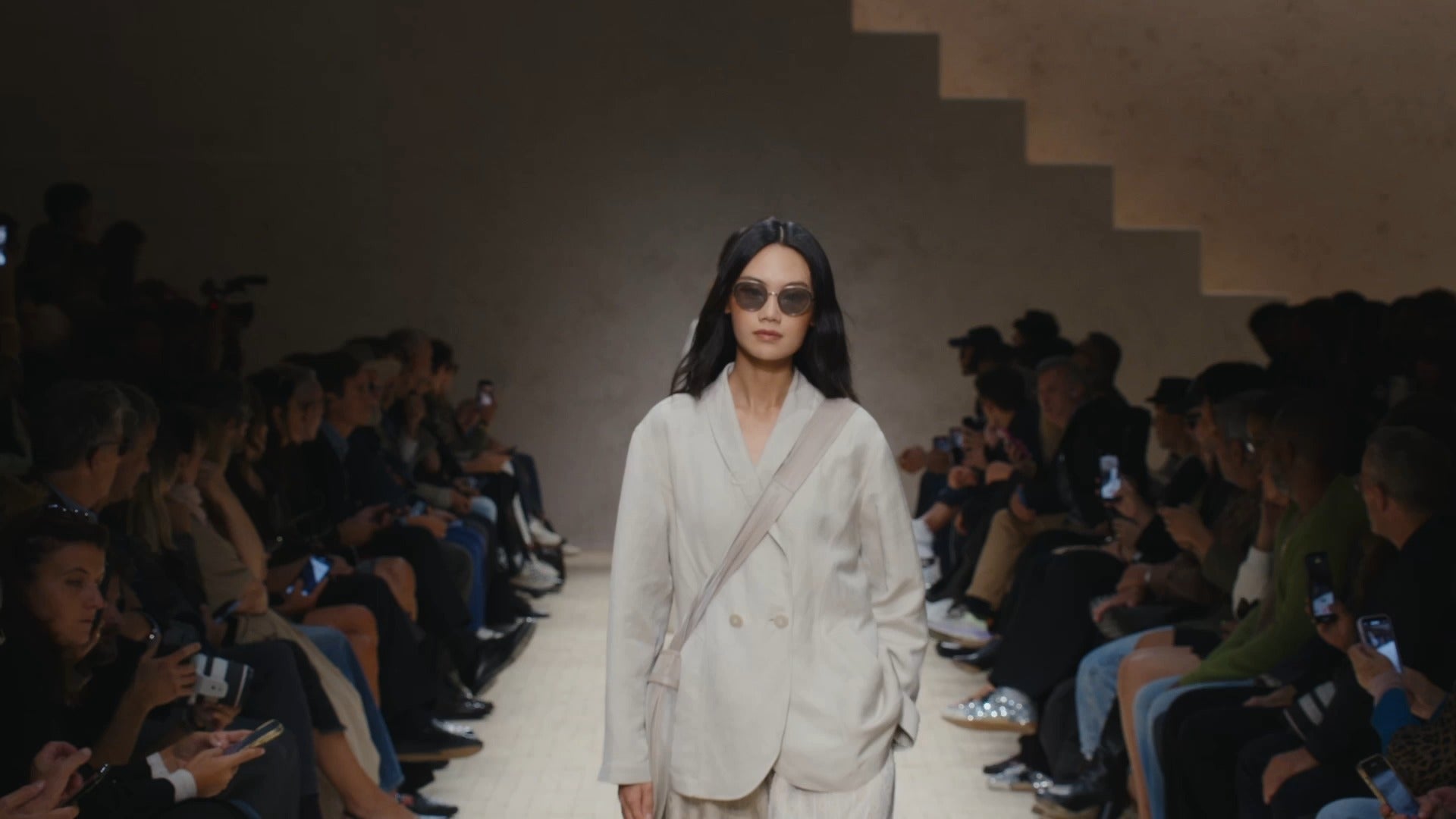 2026年春夏ウィメンズファッションショー | 【公式】エンポリオ アルマーニ