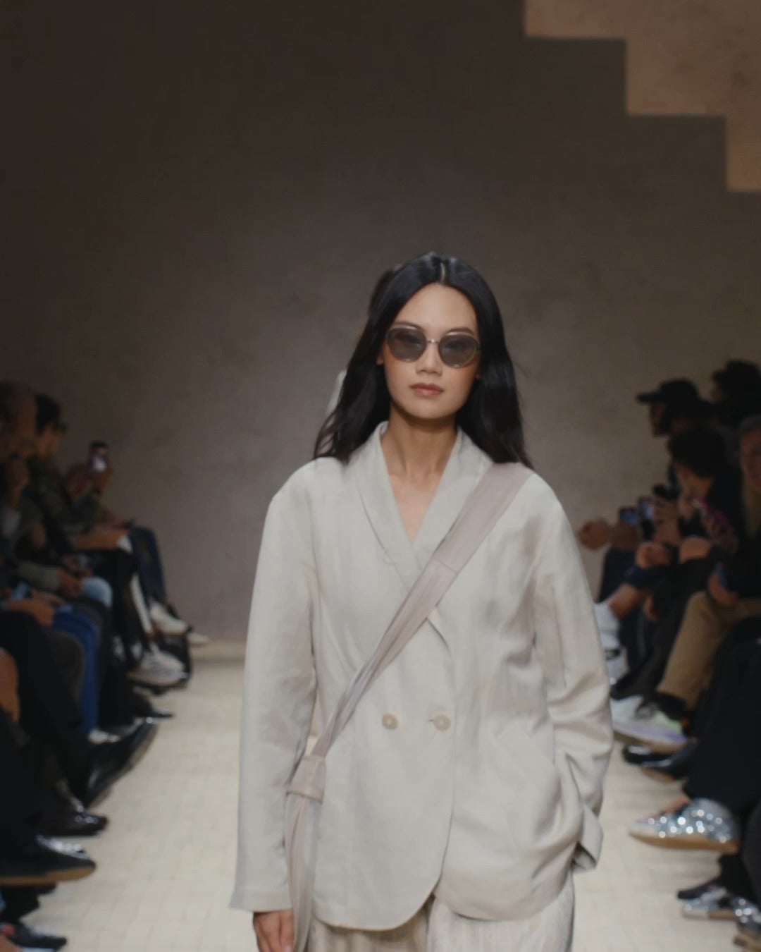 2026年春夏ウィメンズファッションショー | 【公式】エンポリオ