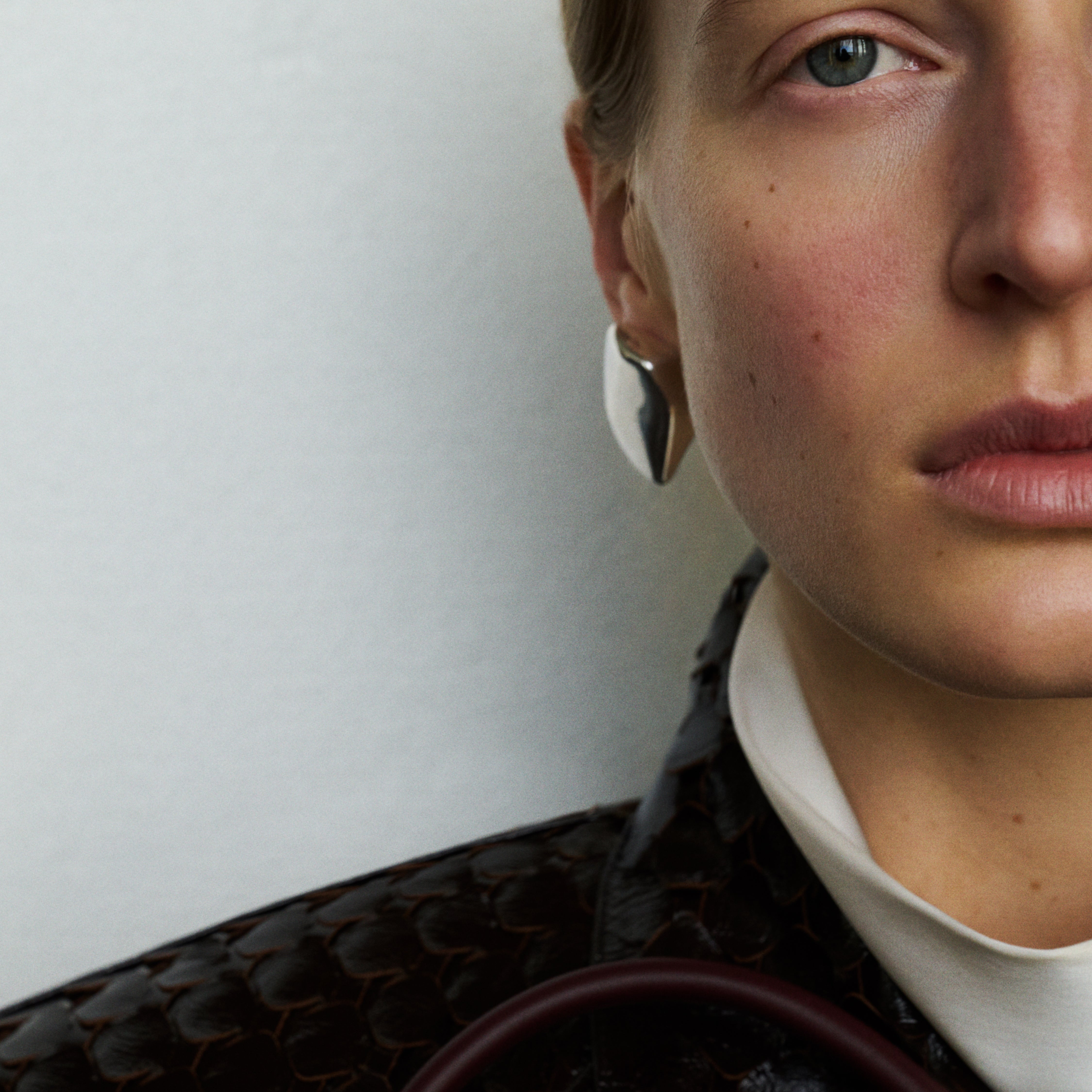 BV_S26 T3_Adv_sRGB_1x1_imageonly_B20