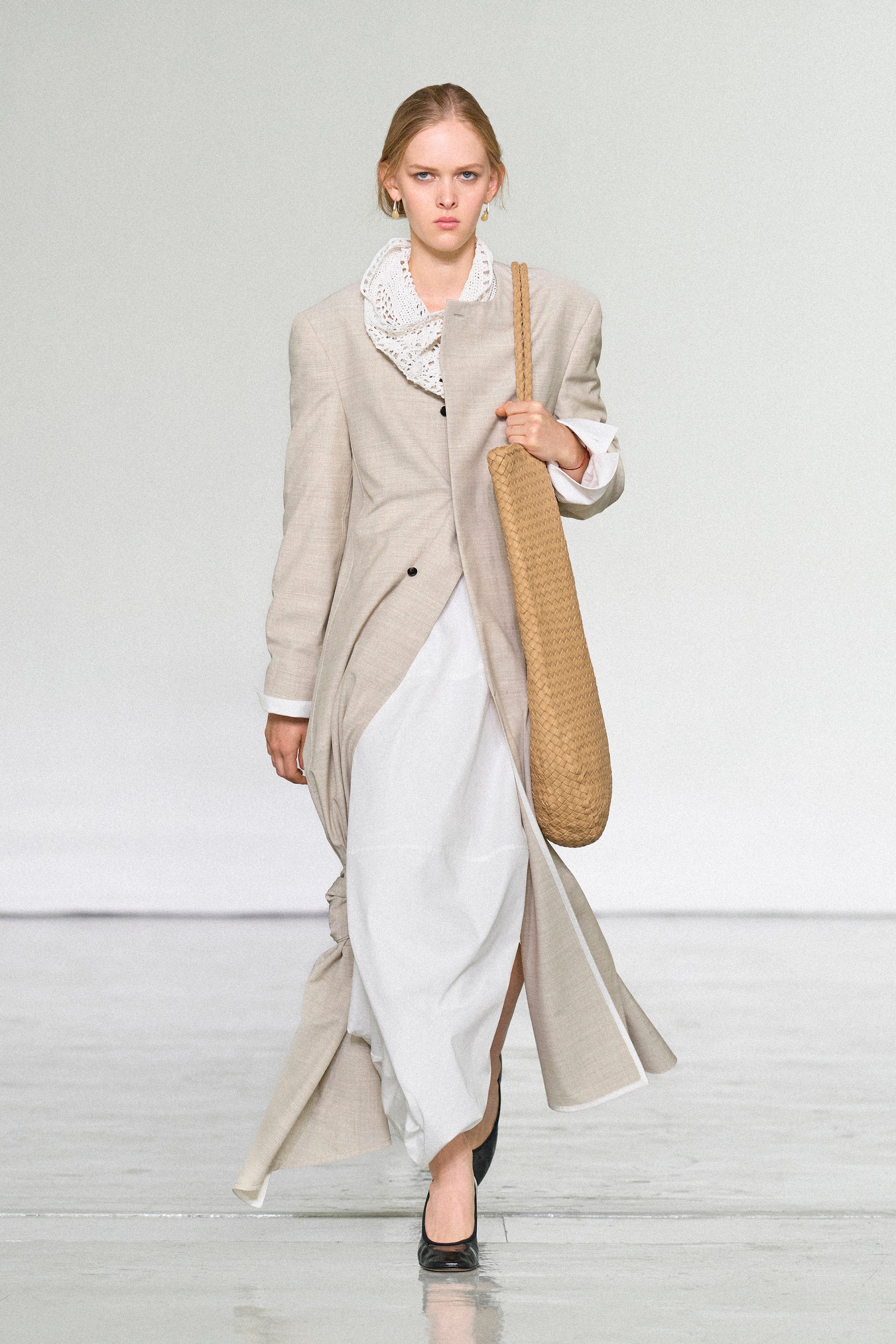 SUMMER27_LOOK_01_W_FIO00014