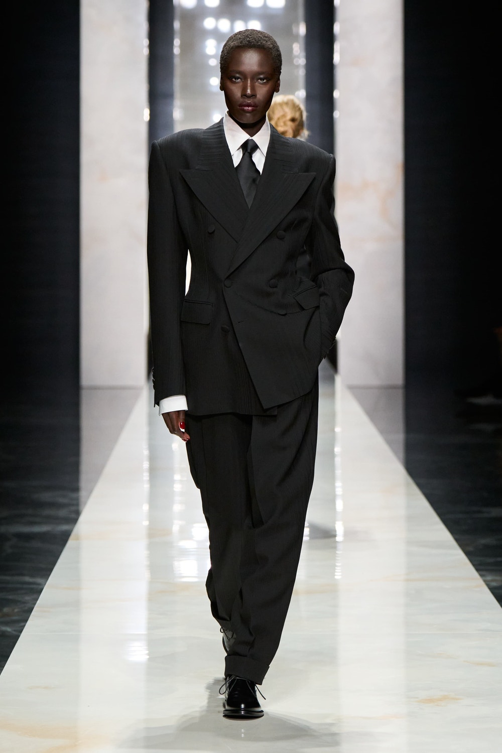 Dolce & Gabbana Jesen/Zima 2026/27: Identitet kao najviši luksuz 5 DG_LOOK_075