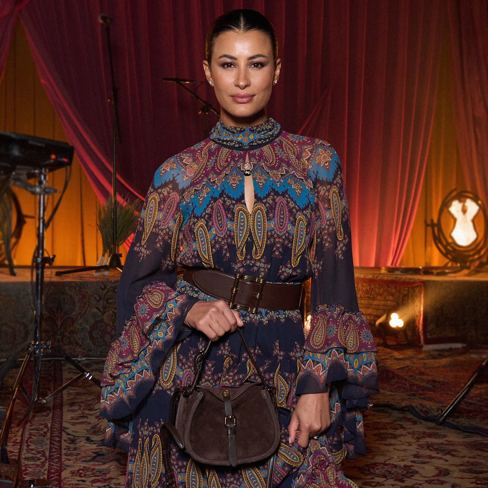 01_23_celeb_outfit_img4_1600x1600