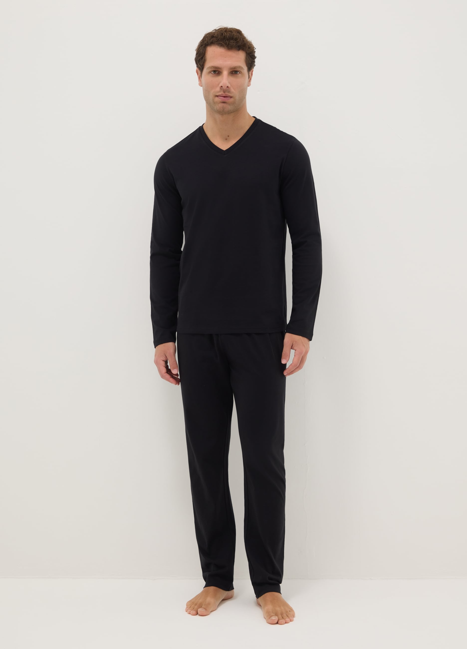 Pigiama Nero Con Scollo A V In Jersey Di Puro Cotone Organico Regular Fit