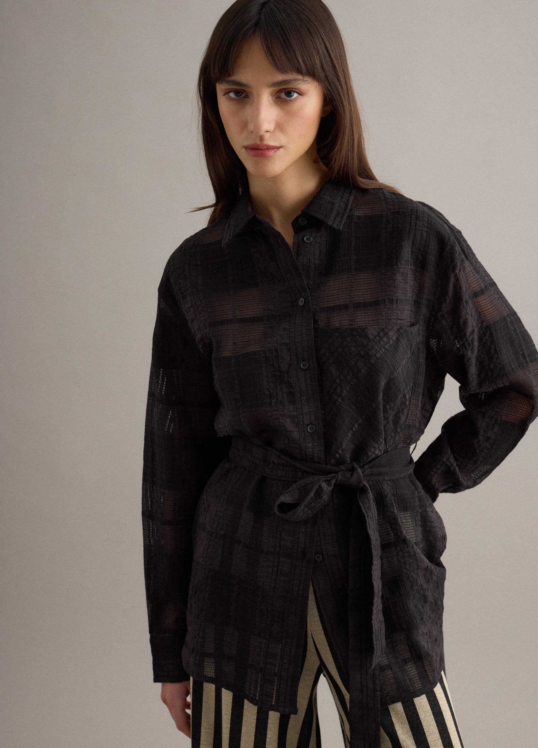 Camicia In Misto Viscosa Nera Oversize Fit A Quadri Semi-trasparente