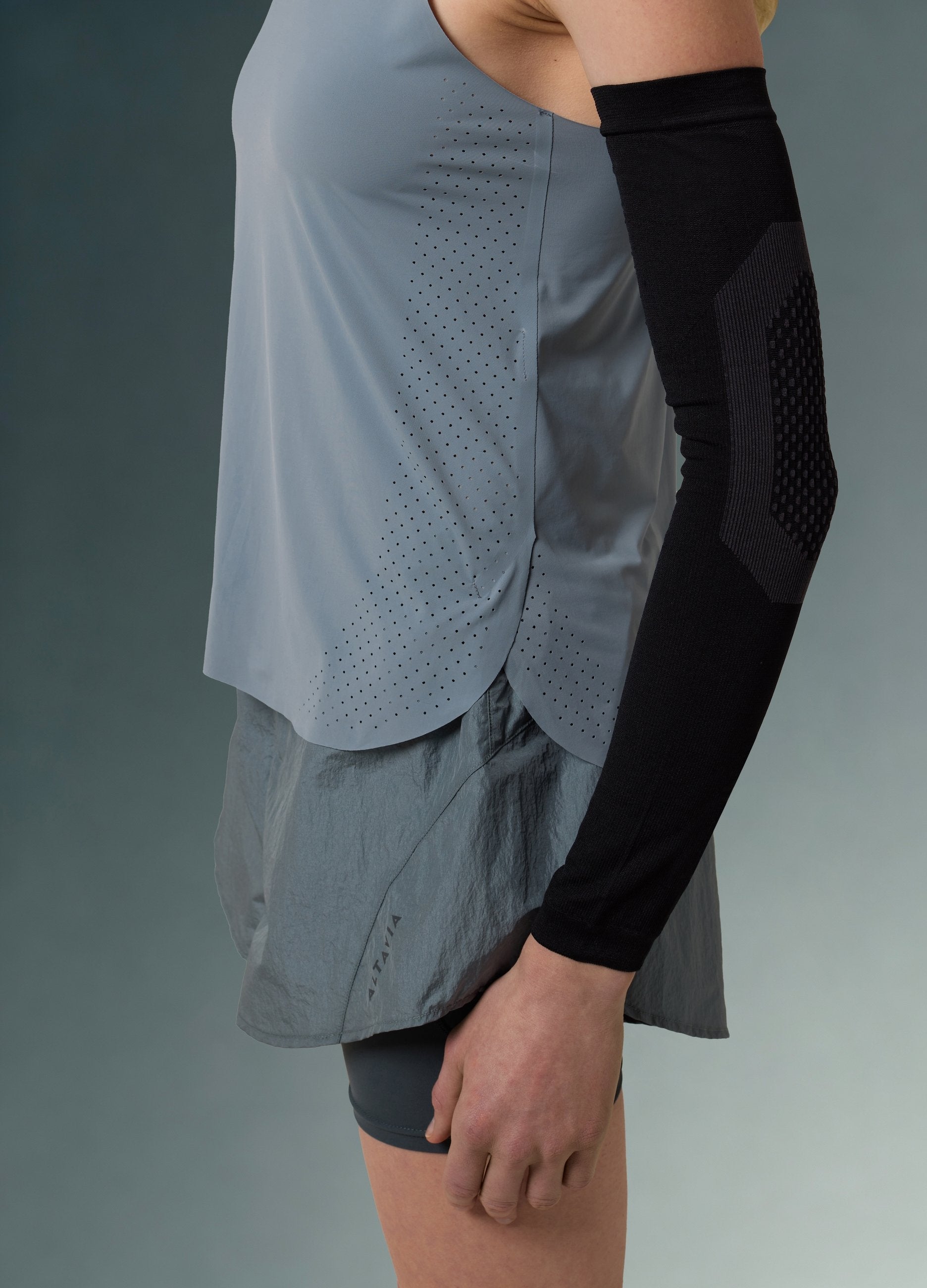 Canotta Tecnica Con Inserti Laserati Altavia With Deborah Compagnoni