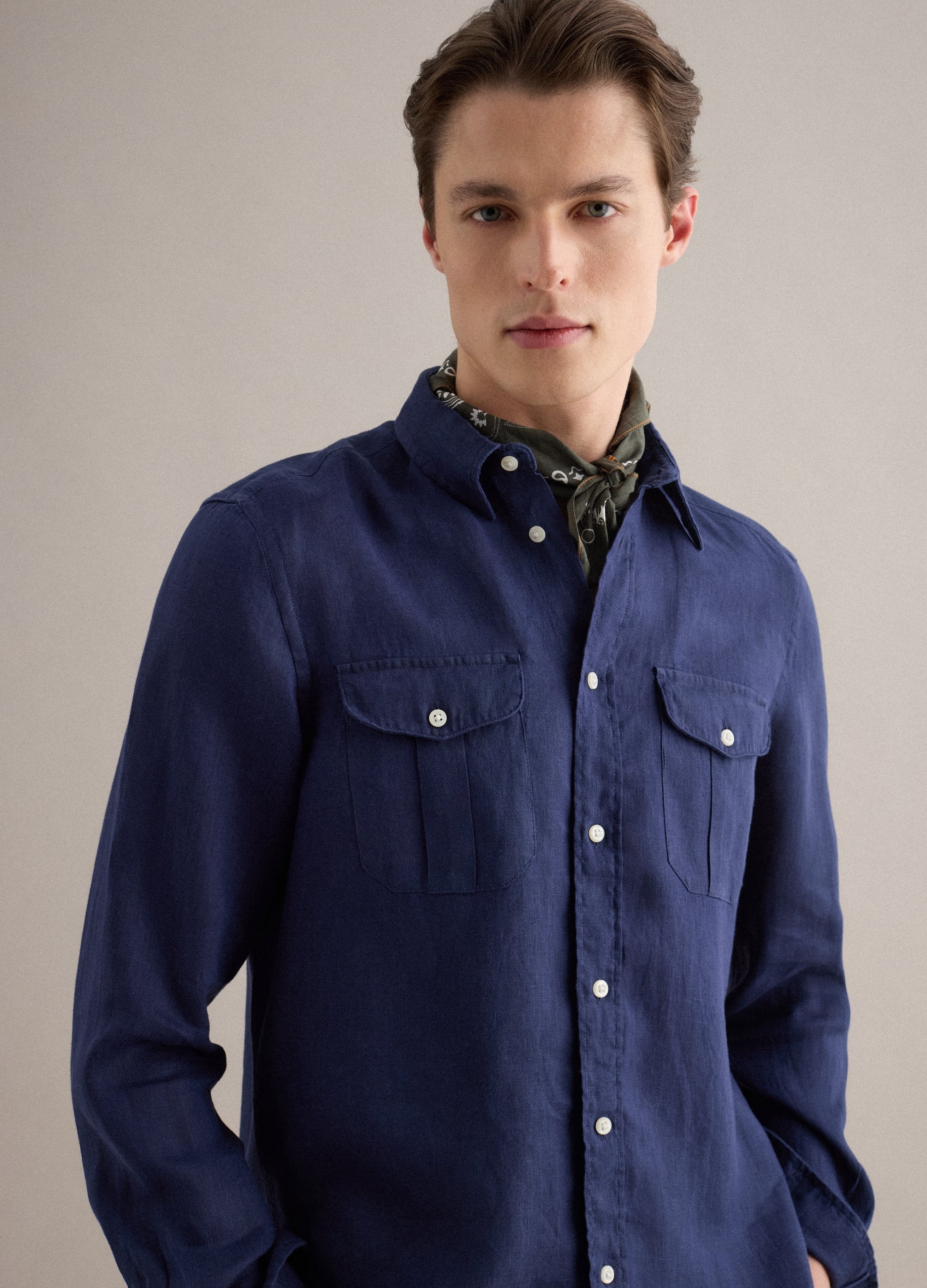 Camicia A Maniche Lunghe In Puro Lino Blu Regular Fit