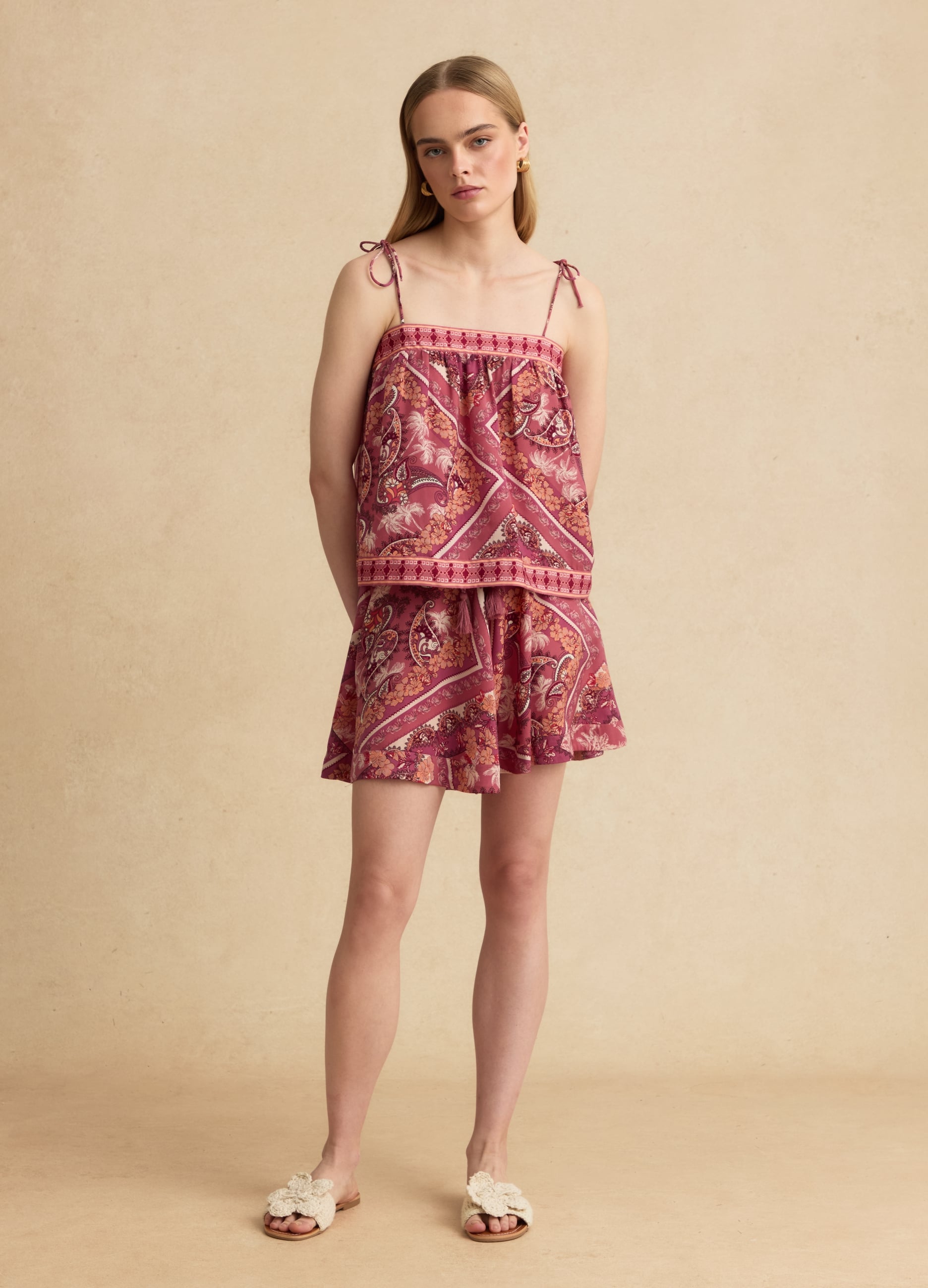 Blusa Multicolor Regular Fit Con Spalline Sottili E Motivo Floreale