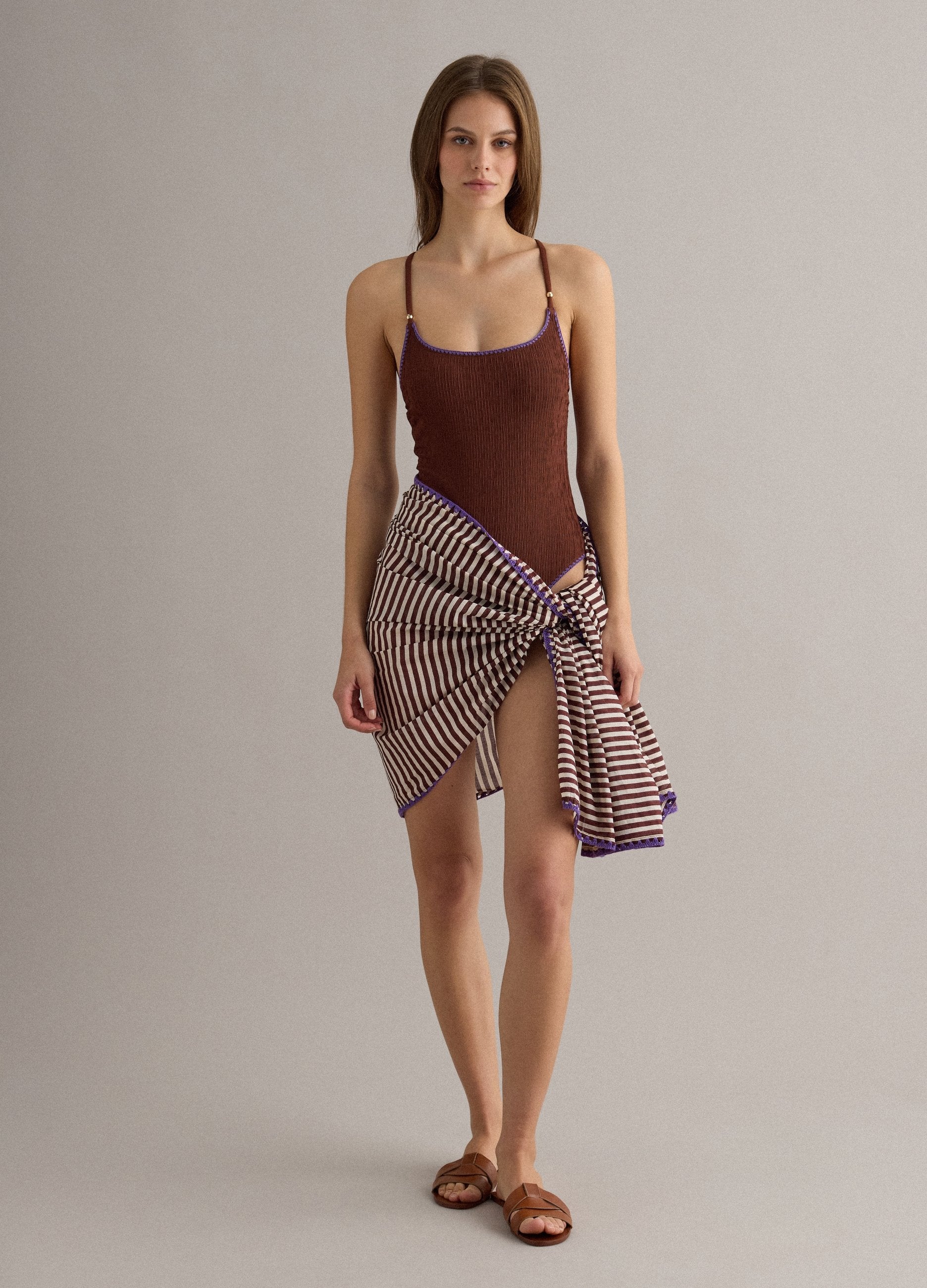 Costume Intero Marrone A Costine In Tessuto Elasticizzato