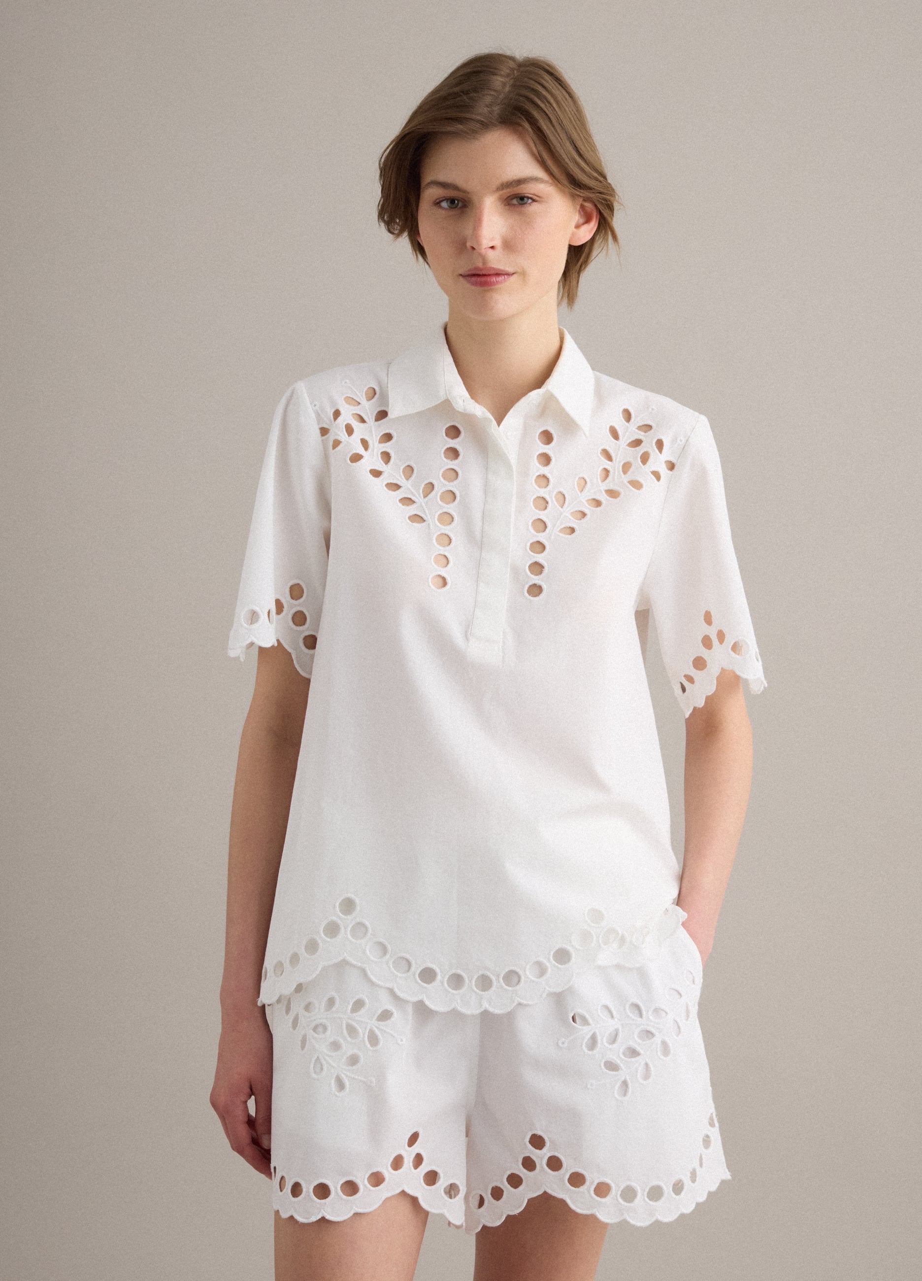 Camicia Bianca In Puro Cotone Con Ricami Traforati