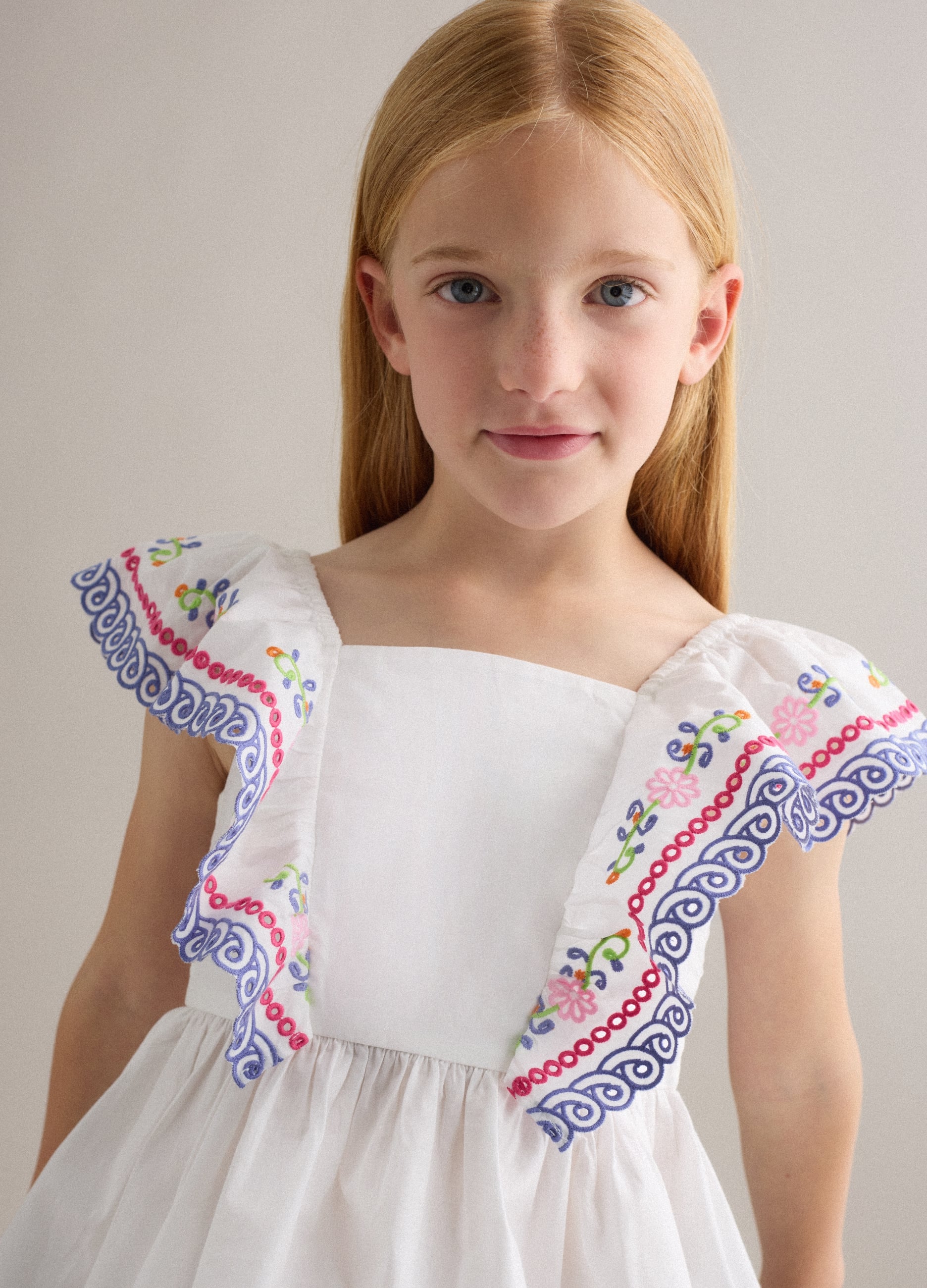 Tank Top Bianco In Puro Cotone Con Volant Ricamati Regular Fit