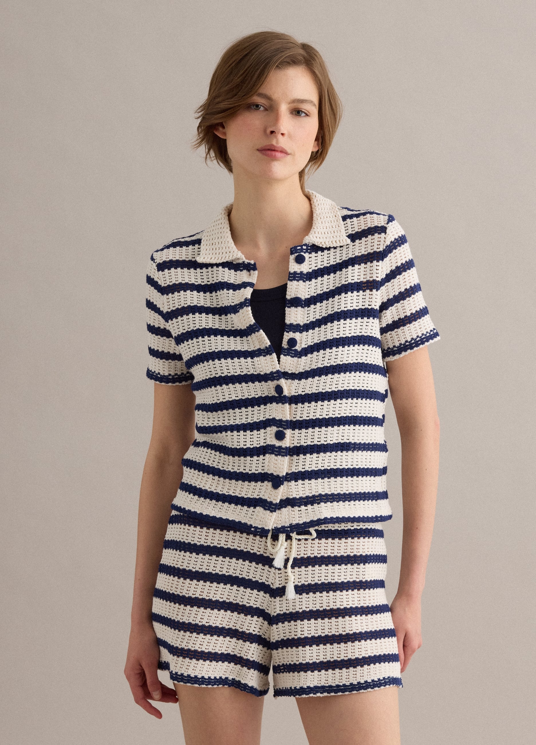 Polo A Righe Bianche E Blu In Crochet Di Cotone Elasticizzato