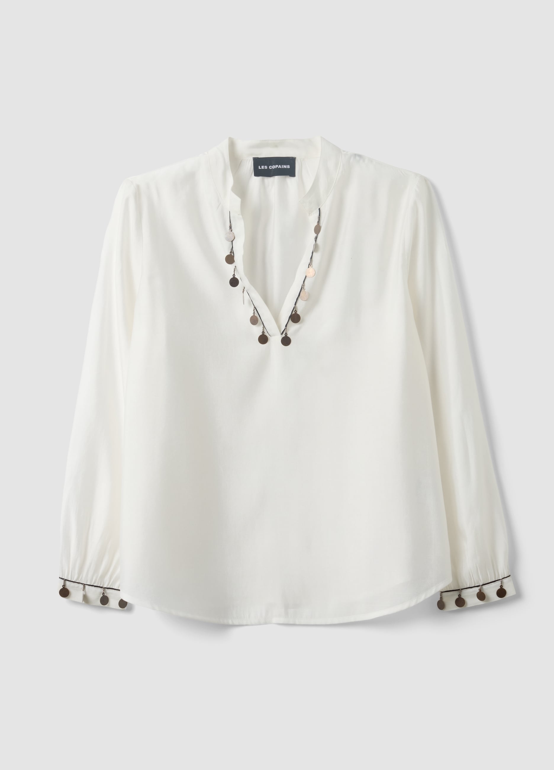 Camicia Bianca In Misto Viscosa Con Charms E Scollo A V Regular Fit