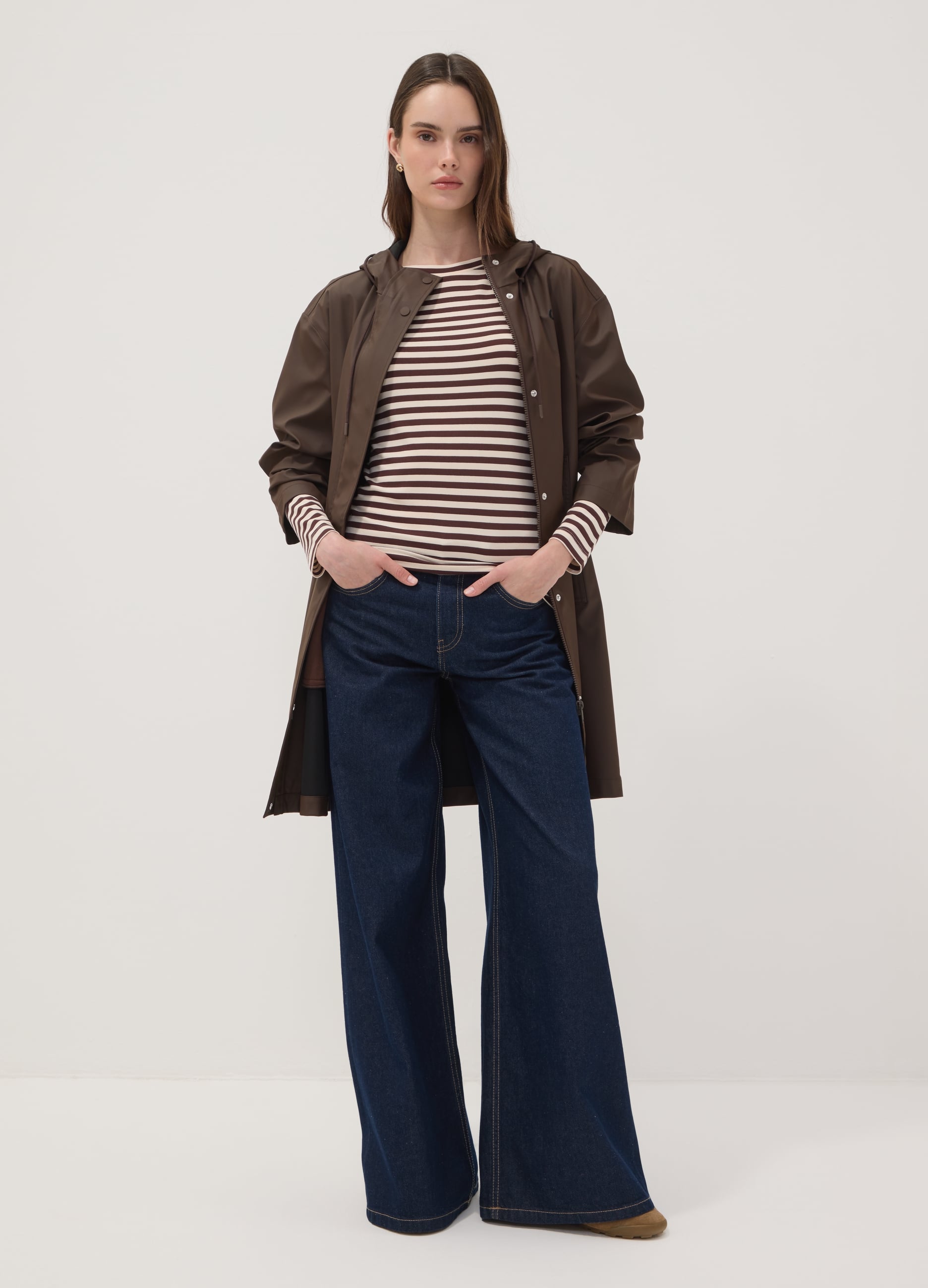 Giacca Lunga Marrone Con Cappuccio E Zip