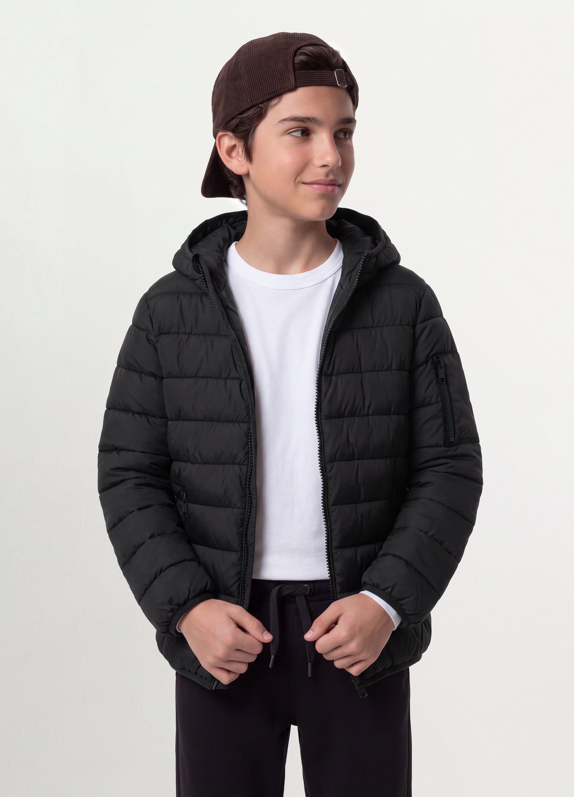 Giubbotto Ultralight Nero Imbottito Con Cappuccio E Zip Per Ragazzo