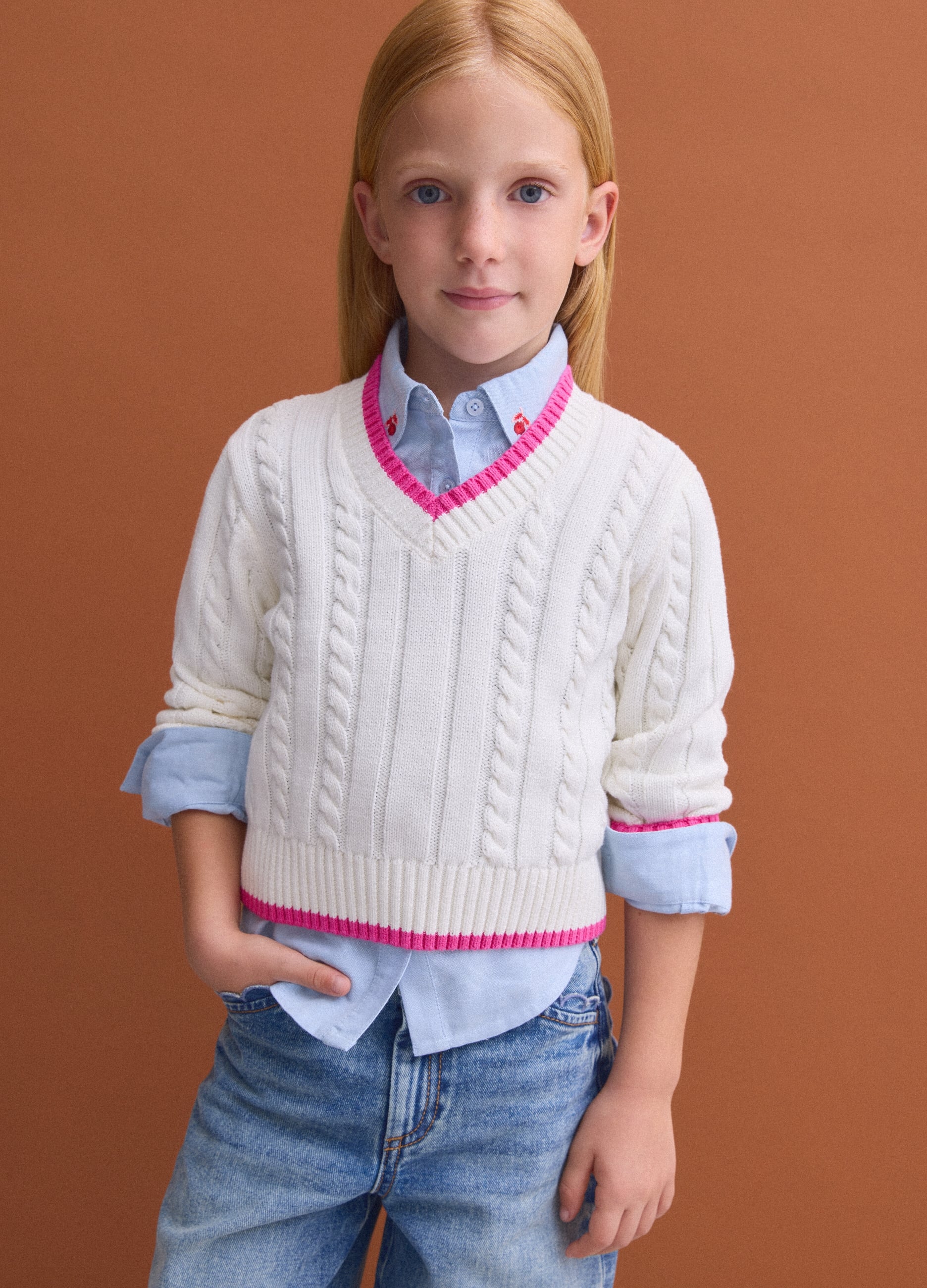 Maglia Bianca In Puro Cotone A Trecce Con Scollo A V Per Bambina