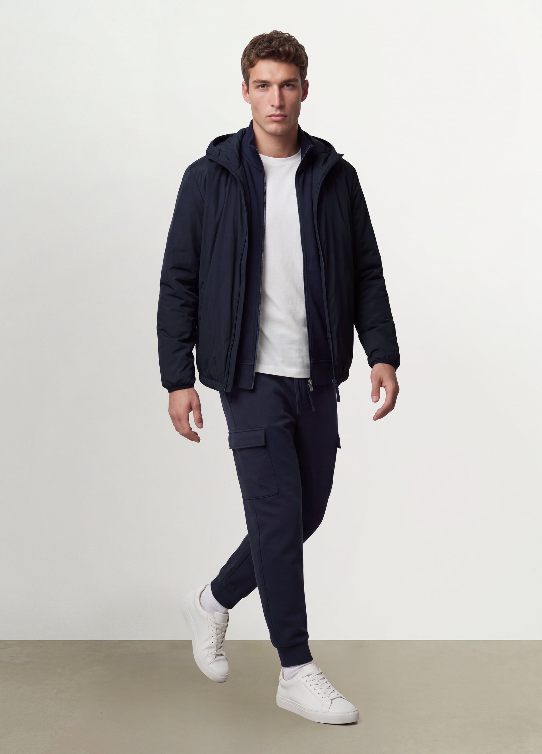 Giubbotto Blu Navy Con Cappuccio E Zip