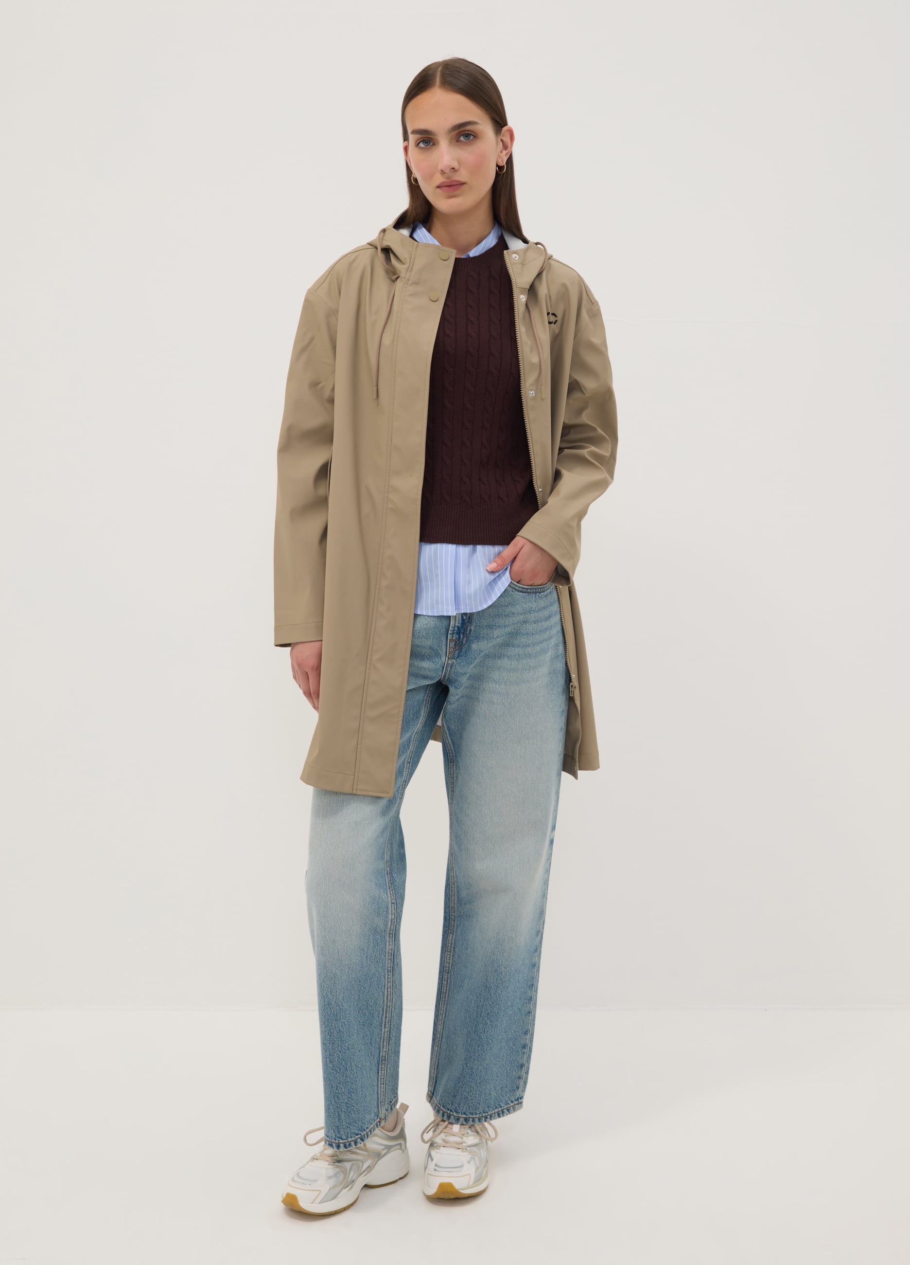 Giacca Lunga Beige Con Cappuccio E Zip