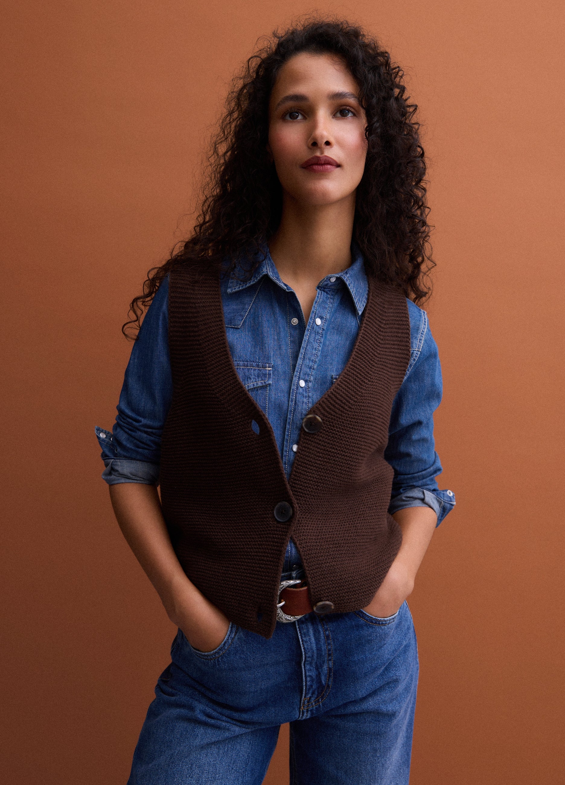 Gilet Marrone In Misto Lana Con Scollo Profondo A V Regular Fit