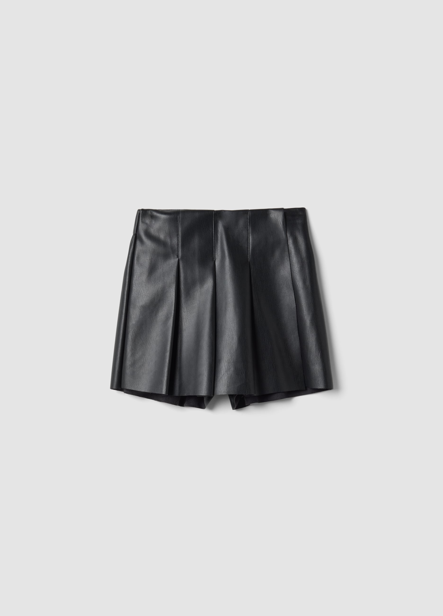 Shorts Neri Con Pieghe