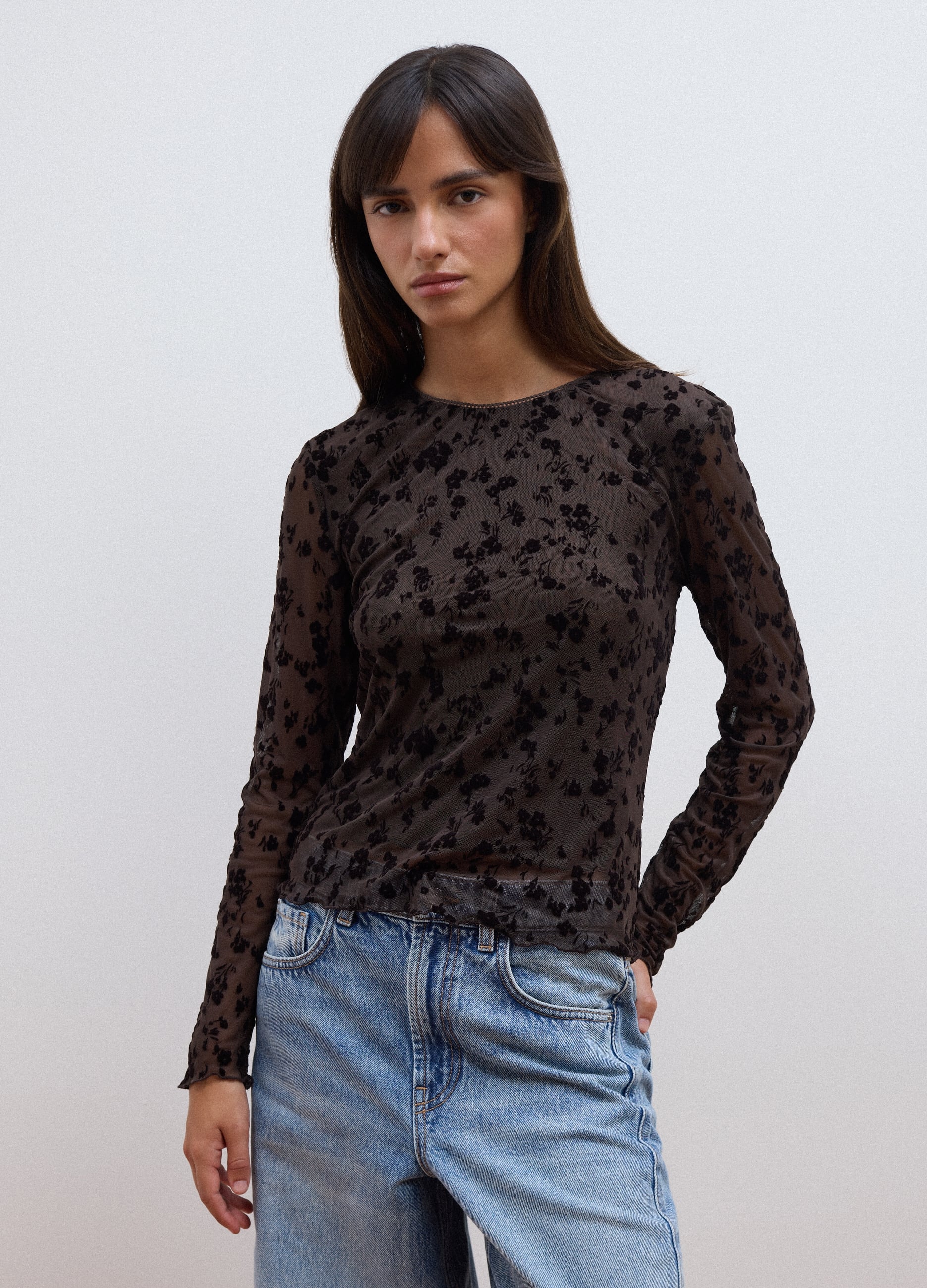 T-shirt Nera In Tessuto Elasticizzato Con Fantasia Floreale