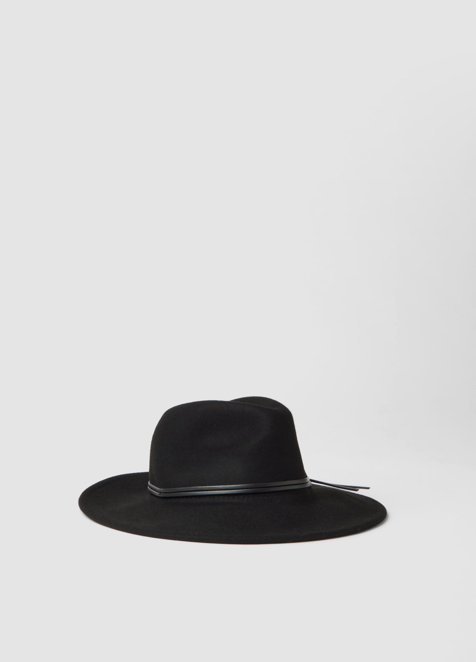 Cappello Nero In Pura Lana A Tesa Larga