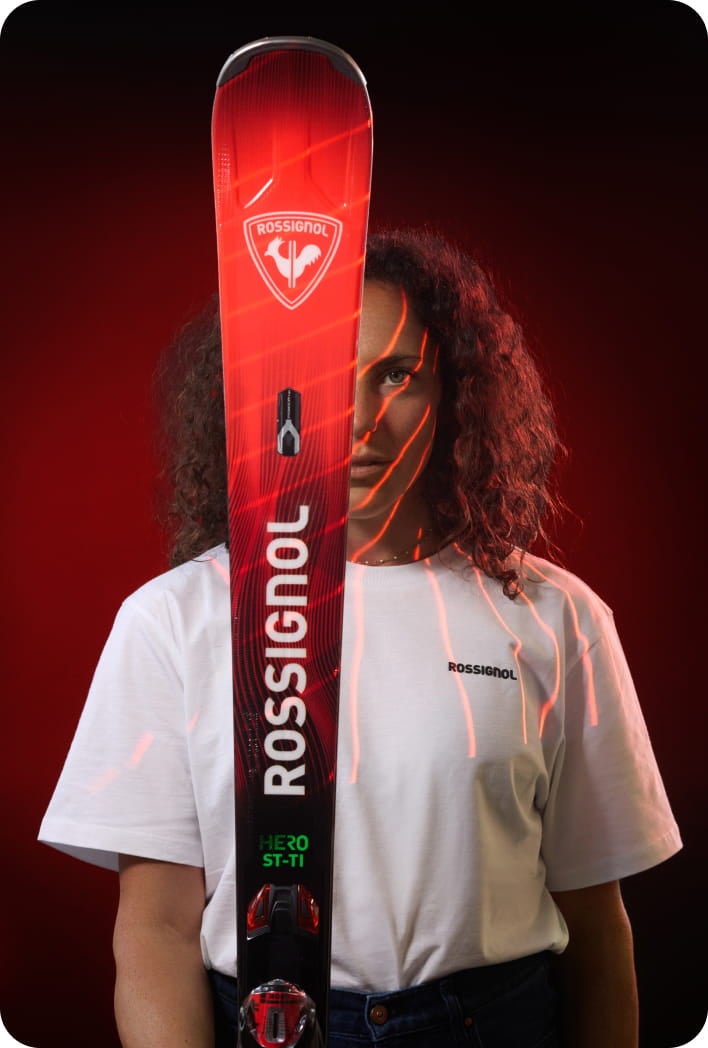 Federica Brignone tenant le nouveau ski Hero ST TI 2627