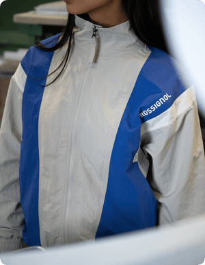 Zoom auf die Rossignol Retro Jacke in Grau und Blau