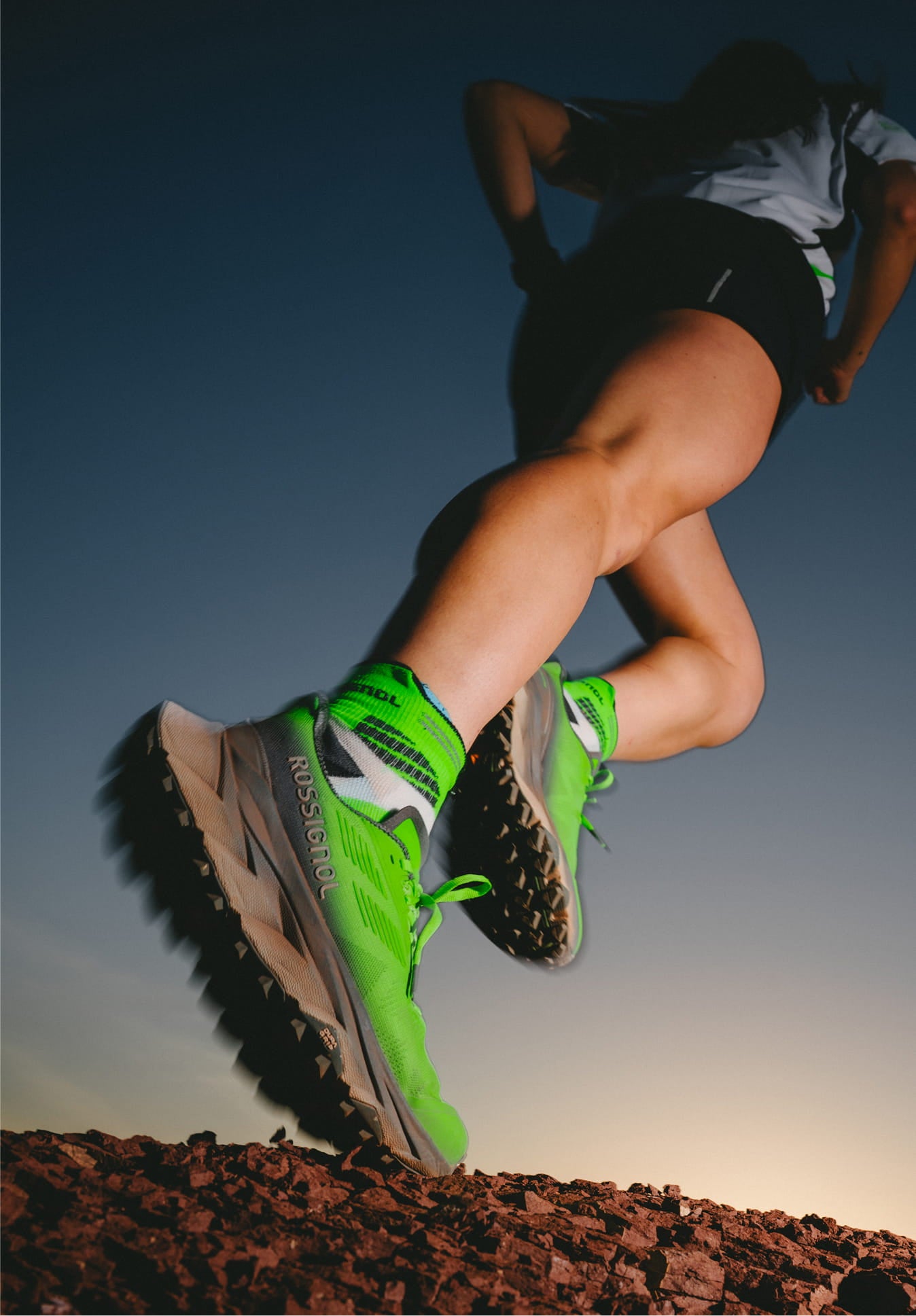 Gros plan sur les chaussures VERCORS de Rossignol en mouvement