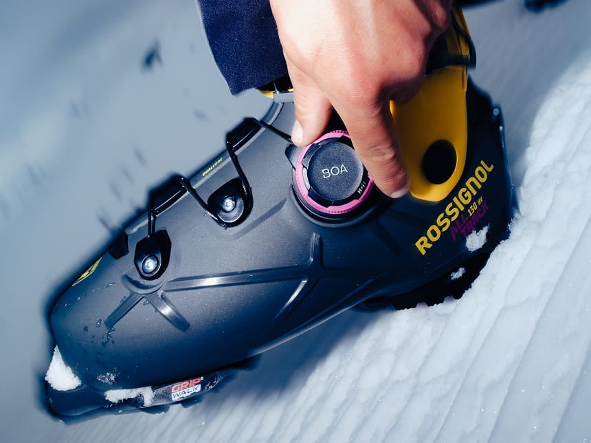 Chaussures de ski alpin Rossignol avec coque technique et boucles de serrage pour un maintien précis, du contrôle et une transmission efficace des appuis